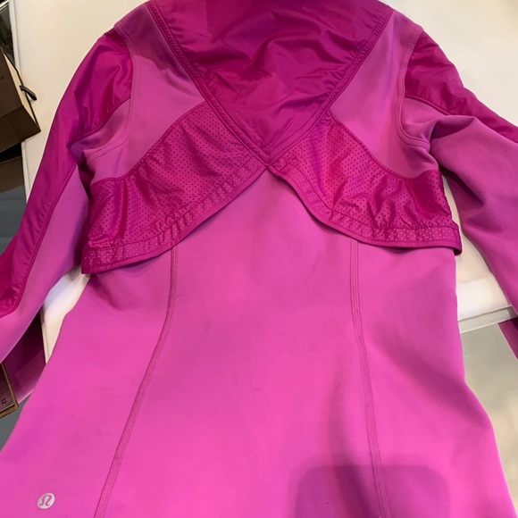 Lulu Lemon Running jacket - Picture 4 of 7